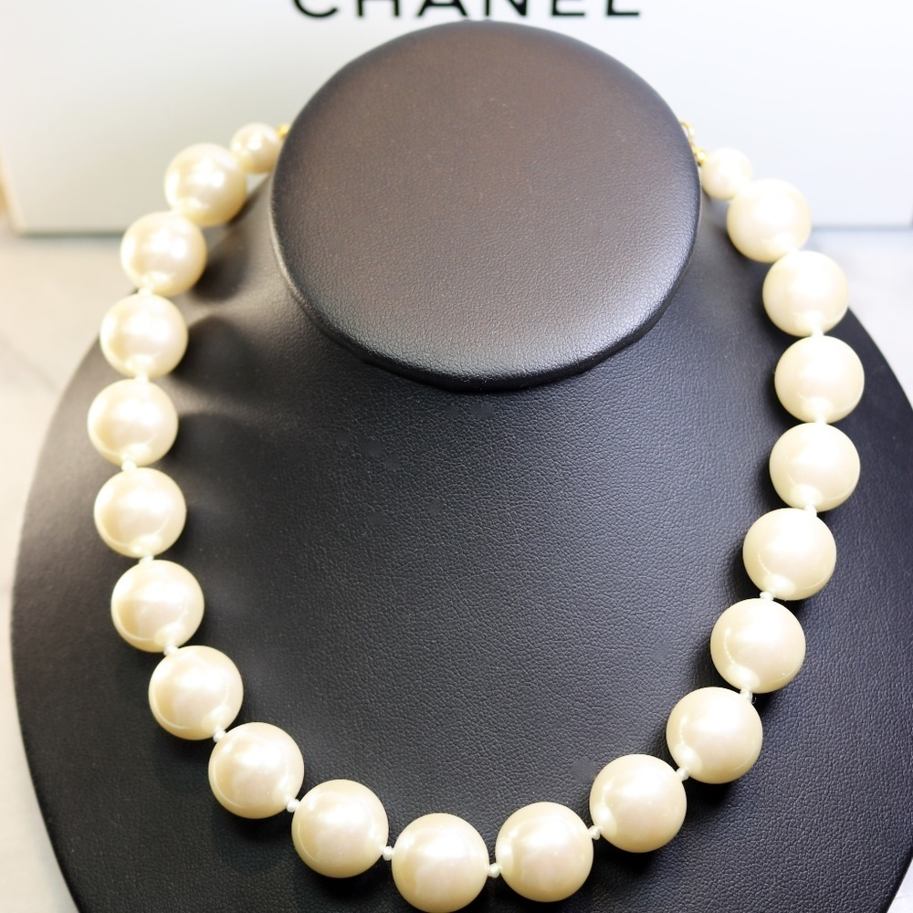 Carolee Simulated Pearl Adjustable Choker Necklace w/ Extra Large Creamy Pearls - Picture 15 of 16